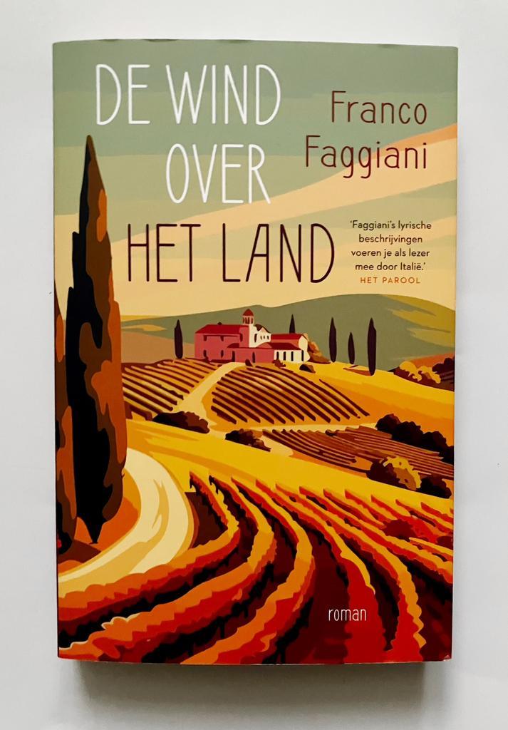 Franco Faggiani - De wind over het land (paperback), Boeken, Romans, Zo goed als nieuw, Ophalen of Verzenden