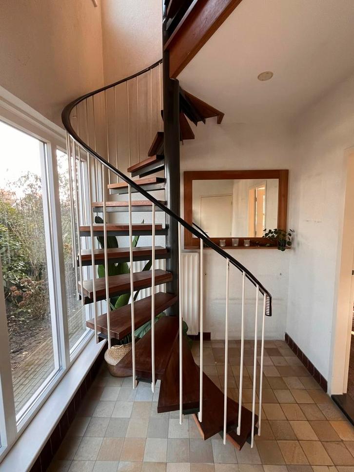 Wenteltrap 1x, Doe-het-zelf en Verbouw, Ladders en Trappen, Gebruikt, Trap, 2 tot 4 meter, Ophalen