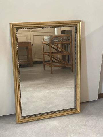Goudkleurige spiegel 48x68cm beschikbaar voor biedingen