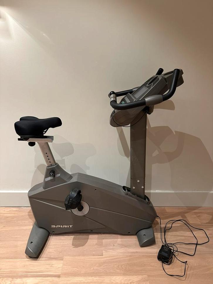 Goede voornemens? Zeer uitgebreide hometrainer, Sport en Fitness, Fitnessapparatuur, Zo goed als nieuw, Hometrainer, Ophalen