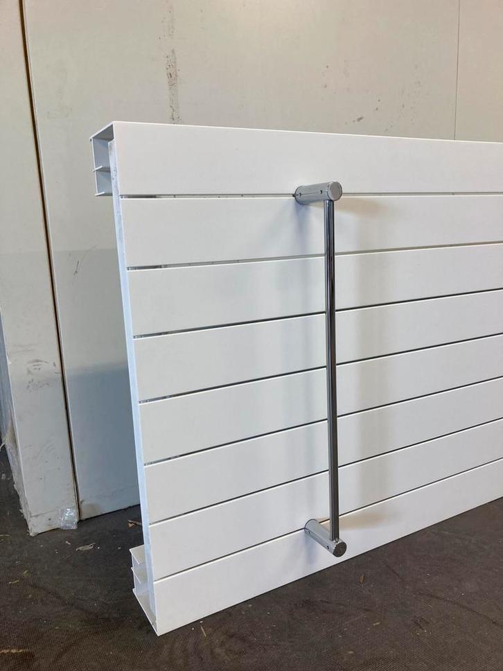 Radiator Vasco, Doe-het-zelf en Verbouw, Verwarming en Radiatoren, Zo goed als nieuw, Radiator, 800 watt of meer, 30 tot 80 cm