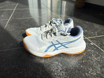 Asics Upcourt 5 maat 33 beschikbaar voor biedingen