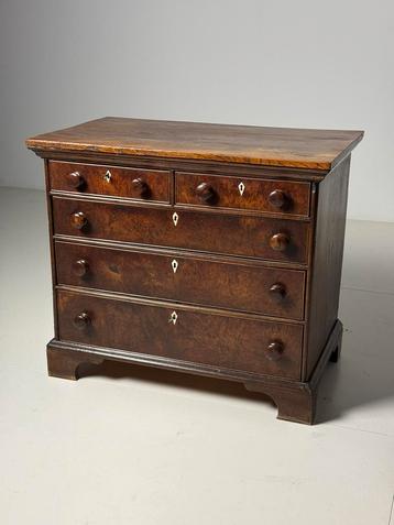 Engelse ladekast antiek beschikbaar voor biedingen