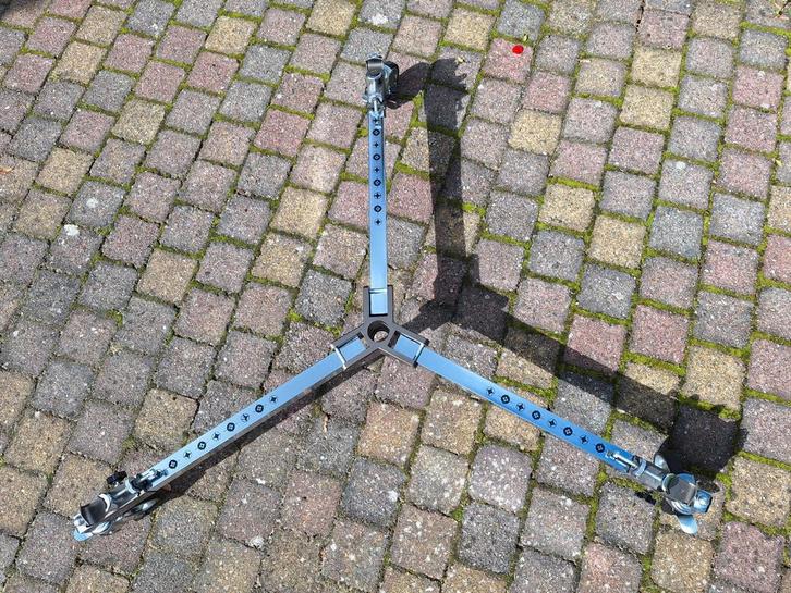 Tripod statief Dolly - Opvouwbaar & Verstelbaar, Audio, Tv en Foto, Beamer-accessoires, Ophalen of Verzenden