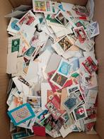 4 kilo postzegels kilowaar, Postzegels en Munten, Postzegels | Nederland, Verzenden, Gestempeld