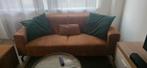 Cognac kleurige bank met bijpassende hocker., Ophalen, Zo goed als nieuw, 75 tot 100 cm