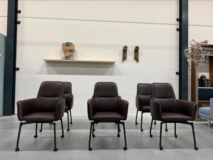 2 Nieuw Leolux Gyon hoog eetkamerstoelen Noli leer Wielen, Huis en Inrichting, Stoelen, Nieuw, Vijf, Zes of meer stoelen, Stof