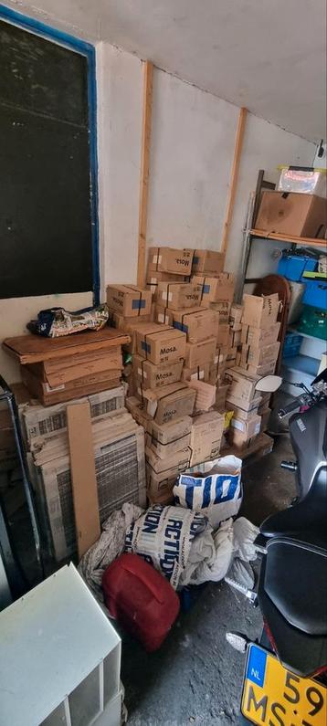 Muur tegels  beschikbaar voor biedingen
