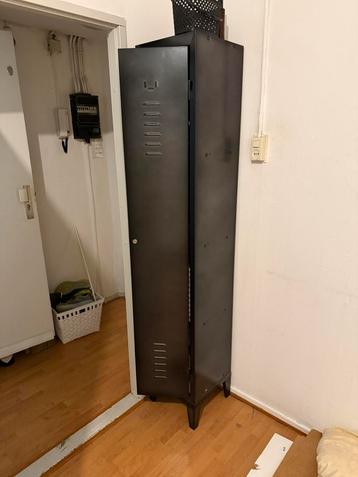 Metalen Locker Kast beschikbaar voor biedingen