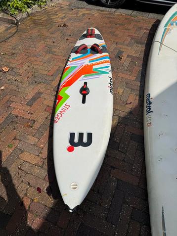Mistral Stinger Windsurfplank zinker beschikbaar voor biedingen