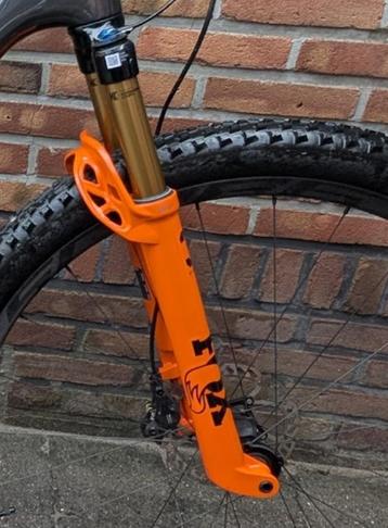 Fox 32 SL Stepcast Factory Boost voorvork 100mm (2025) beschikbaar voor biedingen