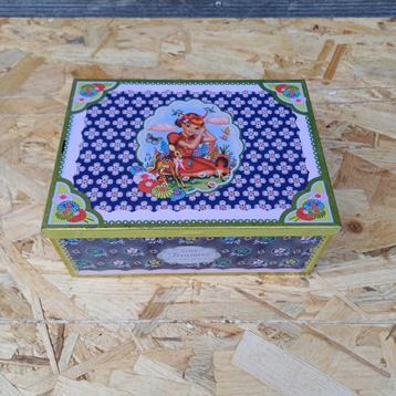 Blik Fiona Hewitt - Tiny treasures of delight beschikbaar voor biedingen