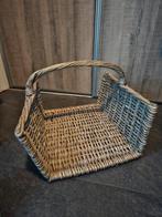 Rieten Krantenbak / Lectuurmand / Houtblokkenmand, Huis en Inrichting, Woonaccessoires | Krantenbakken en Lectuurbakken, Ophalen