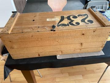 houten opbergkist beschikbaar voor biedingen
