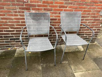 Metalen Tuinstoelen beschikbaar voor biedingen