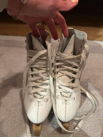 Davos Gold Kunstschaatsen - Maat 35 beschikbaar voor biedingen