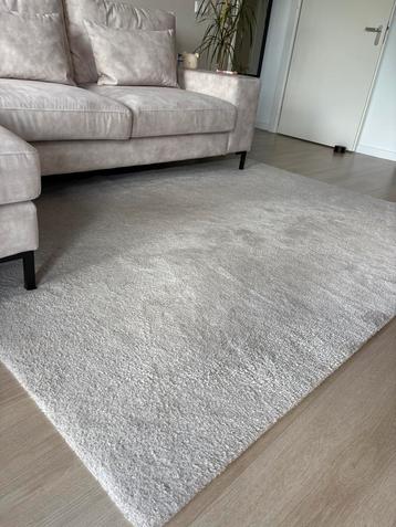 Ecru/ off white tapijt beschikbaar voor biedingen