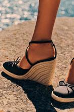 Dames satijnachtige sleehak hakken schoenen zwart nieuw 39, Kleding | Dames, Schoenen, Nieuw, Ophalen of Verzenden, Schoenen met hoge hakken