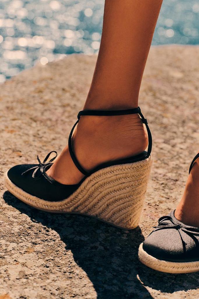 Dames satijnachtige sleehak hakken schoenen zwart nieuw 39, Kleding | Dames, Schoenen, Nieuw, Schoenen met hoge hakken, Zwart