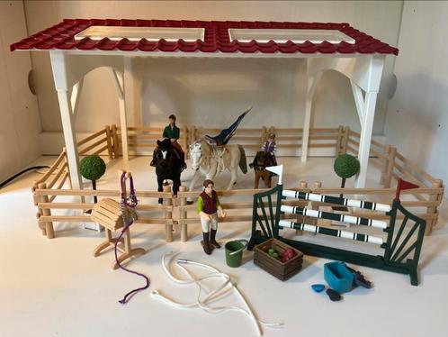 Schleich Horse Club Manege met amazones en paarden 42389, Verzamelen, Speelgoed, Zo goed als nieuw, Ophalen of Verzenden