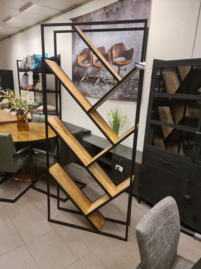 Nieuwe industriële boekenkast metaal mangohout €295, Huis en Inrichting, Kasten | Boekenkasten, Ophalen, Met plank(en), Industrieel landelijk barok brocante koloniaal boheems vintage