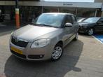 Skoda Fabia 1.4-16V AMBIENTE met NWE APK 195dkm DISTR. bij 1, Voorwielaandrijving, Gebruikt, 4 cilinders, Metallic lak
