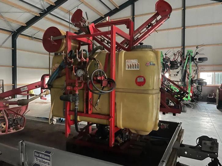Hardi Veldspuit gewasspuit 12 meter douven fustreiniger, Zakelijke goederen, Agrarisch | Werktuigen, Gewasbescherming en Bemesting