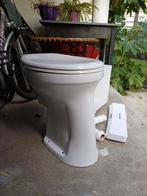 Verhoogde toiletpot (z.g.a.n), Doe-het-zelf en Verbouw, Ophalen, Zo goed als nieuw, Toilet