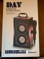 DAY Karaoke Speaker met Microfoon - Nieuwstaat, Ophalen of Verzenden, Zo goed als nieuw, Complete set