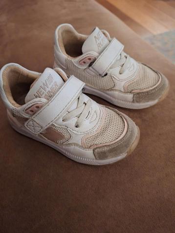 Shoesme sneaker, roze-wit, maat 24(valt als 22), z.g.a.nieuw beschikbaar voor biedingen