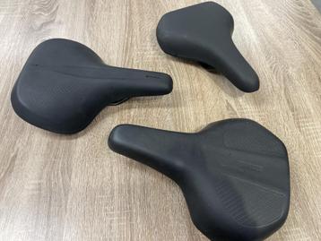 20 nieuwe zadels voor € 100,- beschikbaar voor biedingen