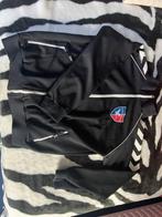 VVzwanenburg trainingsjas met logo mt 152 Hummel, Kinderen en Baby's, Kinderkleding | Maat 152, Gebruikt, Jongen of Meisje, Sport- of Zwemkleding