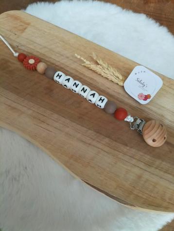 Handgemaakte Speenkoorden, Wagenspanners & Tashangers beschikbaar voor biedingen