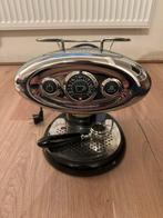 Illy Espresso Machine - In goede staat, Afneembaar waterreservoir, Espresso apparaat, Gemalen koffie, Ophalen of Verzenden