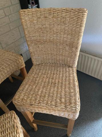 4 rieten krukken in goede staat beschikbaar voor biedingen