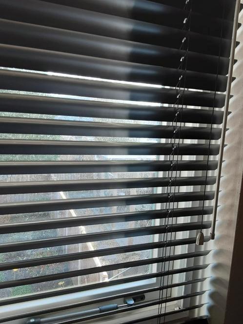 Zwarte Luxaflex, Huis en Inrichting, Overige Huis en Inrichting, Zo goed als nieuw, Ophalen