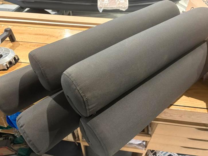 Rol kussens kleur zwart voor reling of rugreling, Watersport en Boten, Accessoires en Onderhoud, Nieuw, Interieur en Kussens, Ophalen of Verzenden