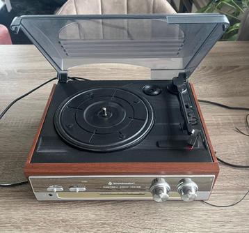 Radio met lp-speler beschikbaar voor biedingen