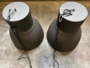 Hanglampen beschikbaar voor biedingen