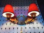 Nostalgische messing wandlamp met 2 stoffen kapjes (rood), Ophalen of Verzenden, Gebruikt, Metaal, Nostalgisch