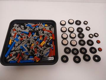 Lego technic wielen, balken en losse onderdelen  beschikbaar voor biedingen