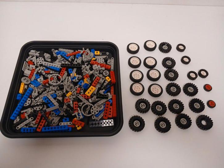 Lego technic wielen, balken en losse onderdelen, Kinderen en Baby's, Speelgoed | Duplo en Lego, Zo goed als nieuw, Ophalen of Verzenden