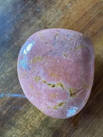 Rhodoniet  mineraal genezende steen 390 gram beschikbaar voor biedingen