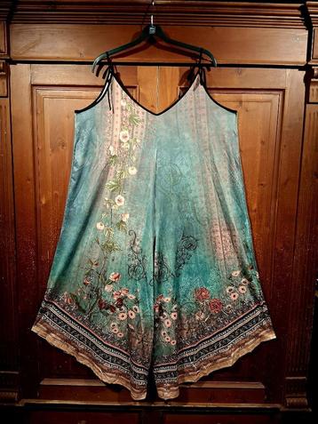zeer aparte jumpsuit verschillende tinten groen One Size beschikbaar voor biedingen