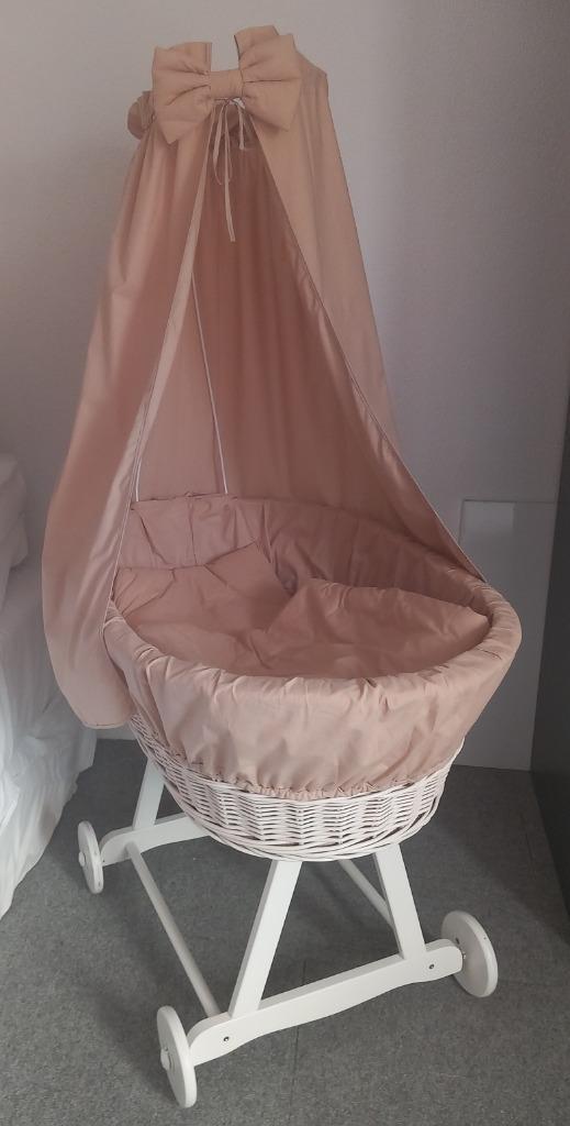 Baby wieg op wielen incl beige bekleding niet gebruikt, Antiek en Kunst, Curiosa en Brocante, Ophalen