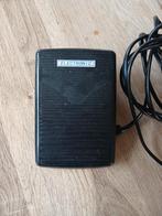 Onderdelen aigger naaimachine pedaal lampje spoeltjes, Ophalen, Gebruikt, Overige instrumenten