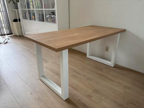 Eettafel met houtlook en witte poten, vier personen, 160 cm, Huis en Inrichting, Tafels | Eettafels, Gebruikt, 50 tot 100 cm, 150 tot 200 cm