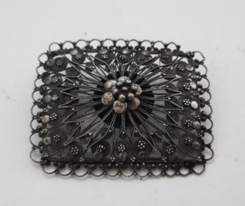 Antieke filigrain zilveren broche TCM 925  beschikbaar voor biedingen