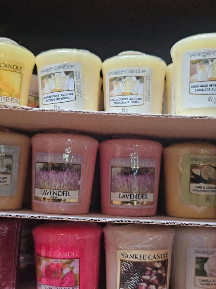 Yankee candle partij, Huis en Inrichting, Woonaccessoires | Kandelaars en Kaarsen, Nieuw, Kaars, Minder dan 25 cm, Overige materialen