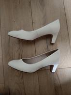 Witte lage pumps maat 39, Kleding | Dames, Trouwkleding en Trouwaccessoires, Ophalen, Zo goed als nieuw, Wit, Schoenen